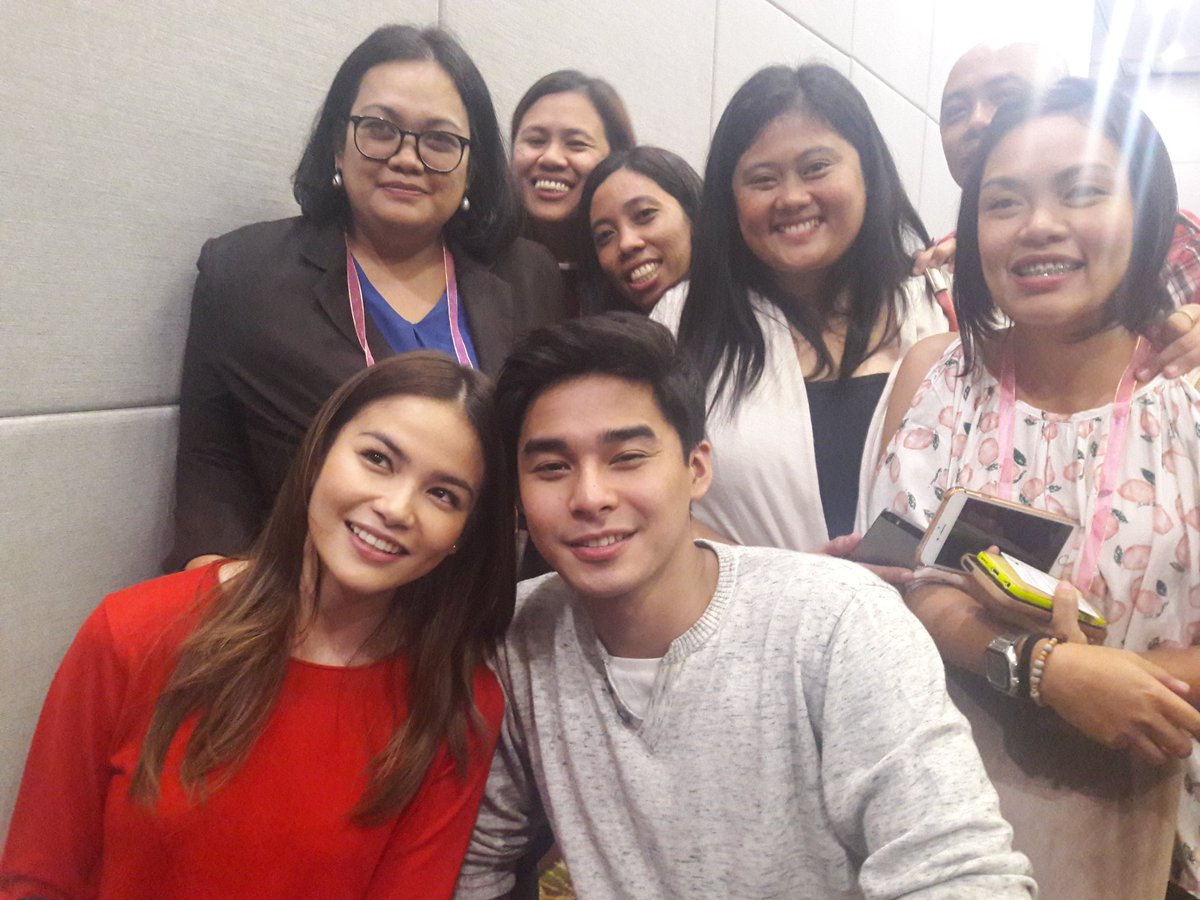 sarahdgc's tweet photo. With Team Bacolod n super bait Ate Jamie  and Ate Tin .Were very proud @hashtag_mccoydl @ElisseJoson n naging Team McLisse kmi @McLisseOFC. https://t.co/EtOlg4WgYv
