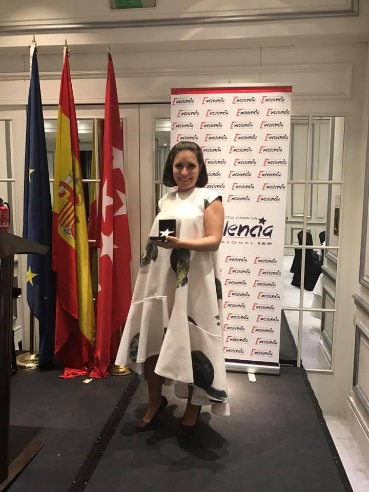 printed_dreams's tweet photo. El día 16 fue increíble ya que nos entregaron la ESTRELLA DE ORO a la excelencia profesional. Muchas gracias a todos. - Rosa León https://t.co/jOQR0bPKUU