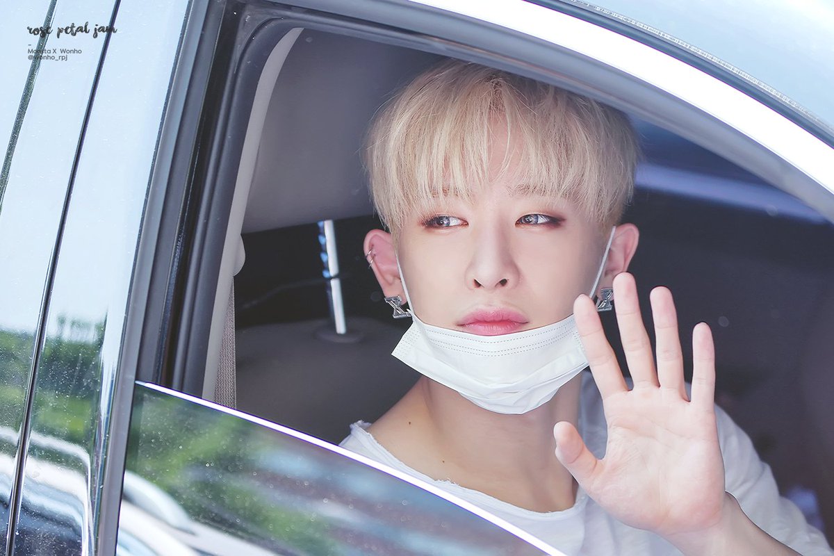 wonho_save's tweet photo. 관리자가 보고싶어서 올리는 금발 워노 ,, 🐰 요정같아 넘 예뻐버리지 ㅠㅅㅠ https://t.co/4dCjO36za7