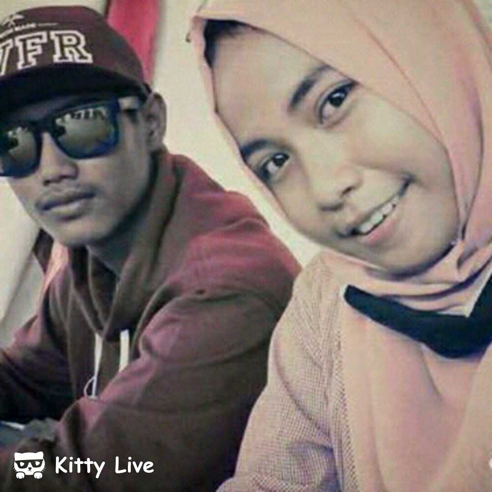 ara212's tweet photo. Hi friends, there is an amazing live in Kitty Live, come now. https://t.co/myjZPwPy6S https://t.co/G15le6x3Wv