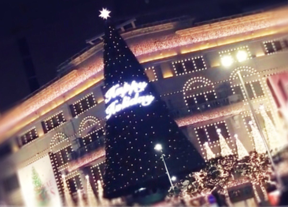 明洞のイルミネーション綺麗~🇰🇷✨
이제 곧 크리스마스~🎅🍷💝

みんなクリスマスはなにするの~？
リア充挙手しなさい🙋笑笑 https://t.co/C4rX4FNlda