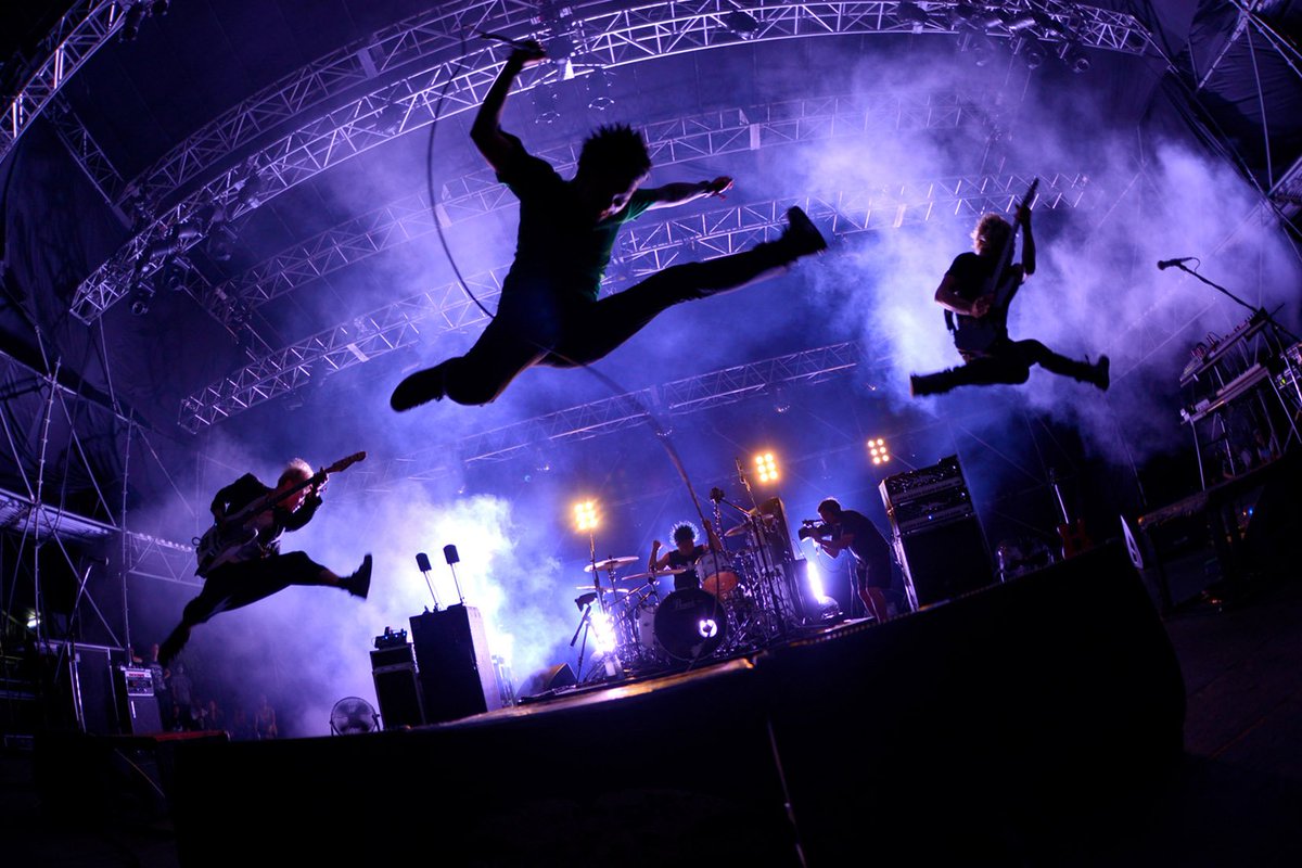 spaceshowertv's tweet photo. 【リピート予告】12/26(月)16:30～♪SiM主催「DEAD POP FESTiVAL」の模様を一挙オンエア！WANIMA、[Alexandros]、10-FEET、MIYAVI、Crossfaith、My Hair is Bad他 #DPF2016 #SiM #スペシャ https://t.co/ptMr4Q372N