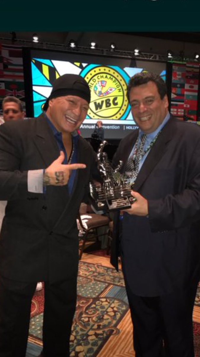 THANKS TO <a href="/wbcmoro/">Mauricio Sulaiman</a> <a href="/WBCBoxing/">World Boxing Council</a> @RteamZena <a href="/MiaStJohnBoxer/">Mia St. John</a> <a href="/jilldiamondWBC/">jill diamond</a> <a href="/Seckbach/">Elie Seckbach</a> GREAT AWARD AND TIME #Boxing #Movie Stay Strong