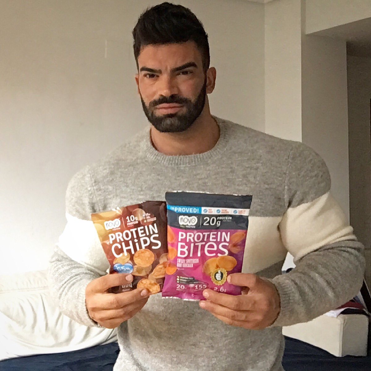 If only you can choose one of my favourite @NovoNutrition snack, wich one, #proteinbites or #proteinchips ??

#easyprotein #perfectsnack