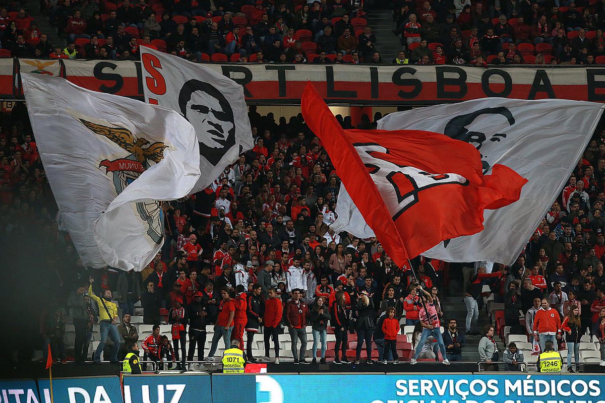 SLBenfica's tweet photo. No Natal, toda a família regressa a casa! #SLBxRAFC https://t.co/UxSzArp2dY