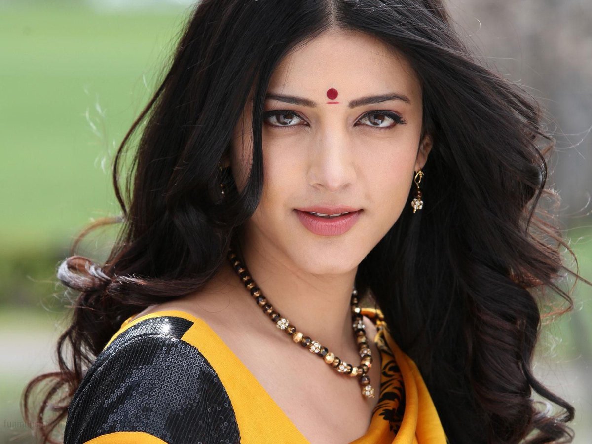 bollywood_ltd's tweet photo. A very #HappyBirthday to @shrutihaasan #ShurtiHaasan #HappyBirthdayShrutiHaasan https://t.co/7Z3Ag3e66y