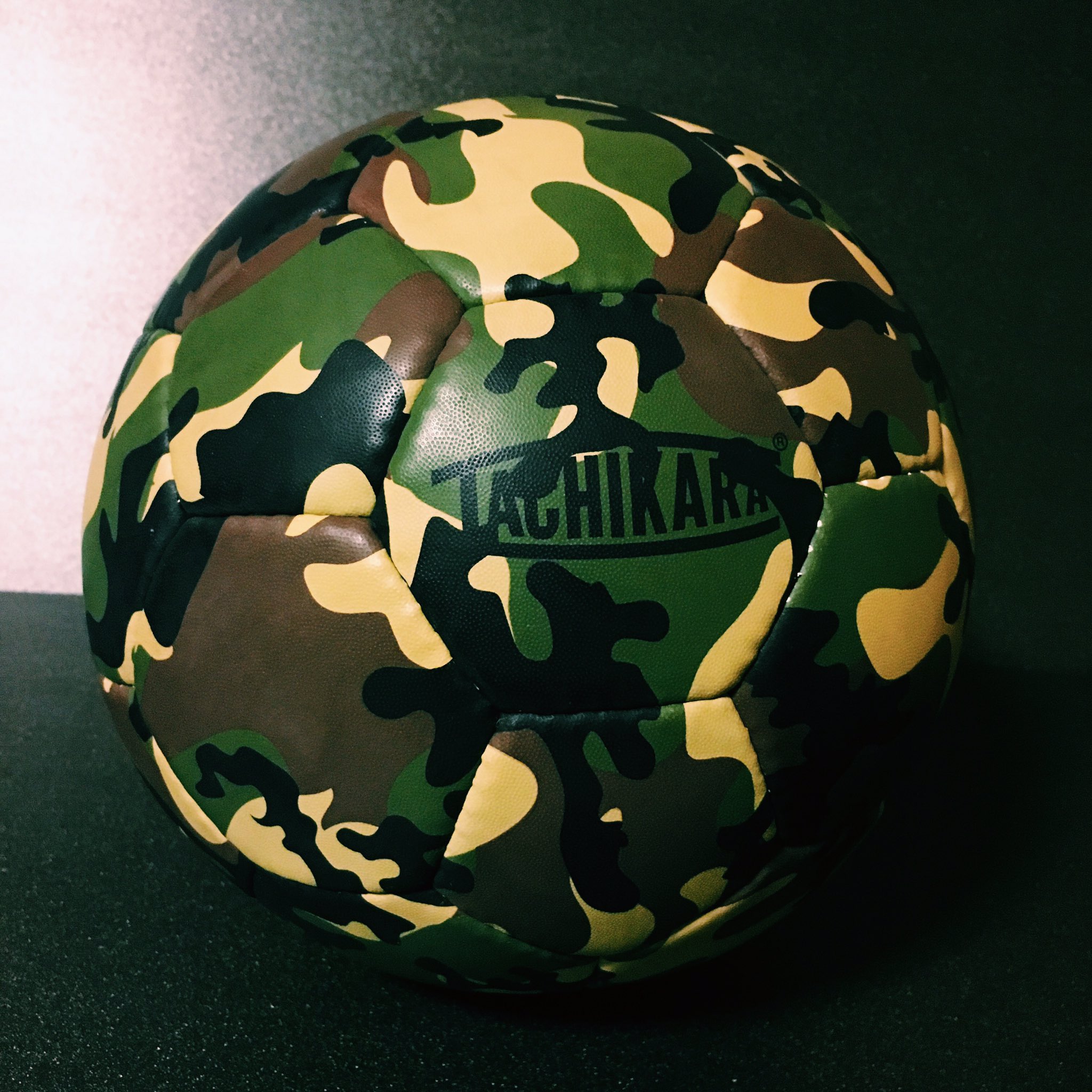 Yosshi 新しいボールget Tachikara Gum Football Woodland Camo 今度 練習で使ってみよう よっしー アレッグ フリースタイルフットボール タチカラ Aleg Re Freestylefootball Tachikara T Co Gnagj4x6pf Twitter