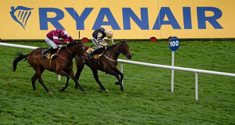 Ryanair's tweet photo. We have 15 pairs of tickets to the #RyanairHurdle @LeopardstownRC to give away! Simply follow &amp; RT to enter! https://t.co/j2vtm1dFAE https://t.co/WPeeJhQWpo