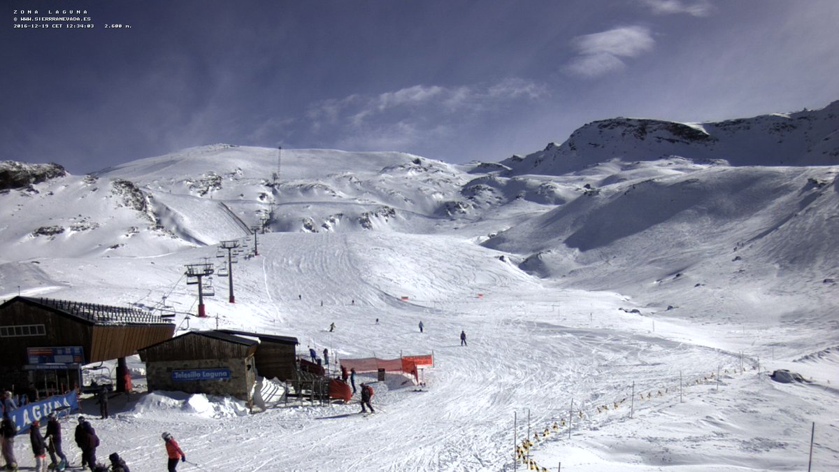 #SierraNevada alcanza los 87km de pistas abiertas con hasta 2m de nieve polvo!!! Vaya pintaza!!! https://t.co/tbJK3te7Ji