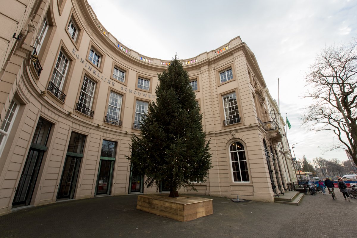 Het #museumkwartier070 staat vol met prachtige kerstbomen. Welke hebben jullie al gespot? <a href="/mauritshuis/">Mauritshuis</a> <a href="/KSDenHaag/">KS Den Haag</a> #denhaag #thehague