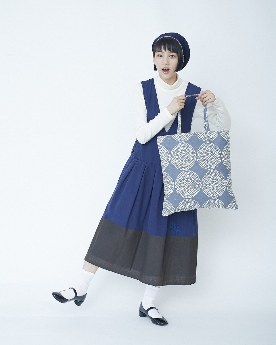 Blanche M09 すでに入手した方も多数おられますが 笑 のんちゃん表紙の See Design Gray Tote Bag Book は明日12月日発売 可愛いトートバッグが付録です のんちゃんの衣装はne Net T Co Emg859pztj のん 能年玲奈 T Co