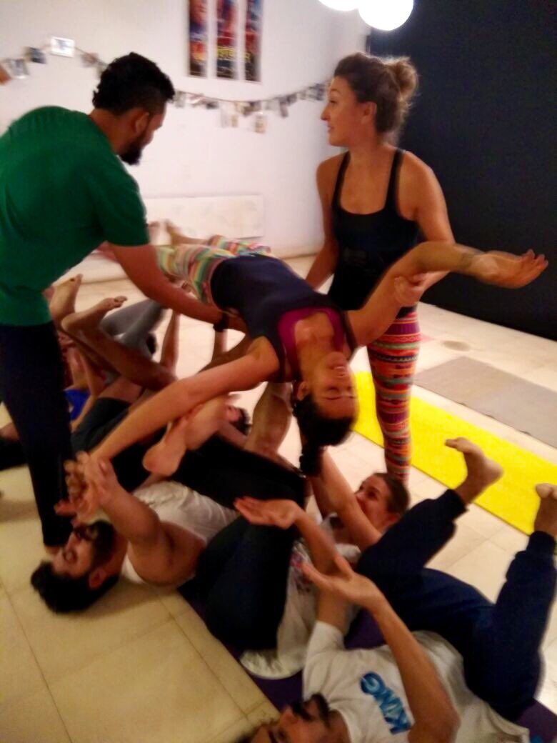 ThisTooisYoga's tweet image. #yogafun #partneryoga workshop #developingtrust