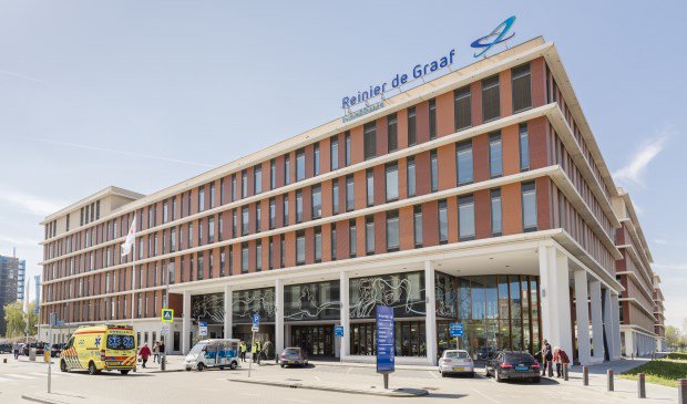 Personeel @RdGziekenhuis schenkt opbrengst vuurwerkbrillen aan Serious Request - telstar-online.nl/lees/41292/rei…
