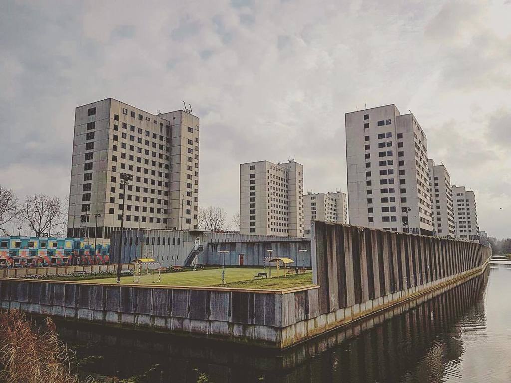 Our new studio for 2017: Bijlmerbajes! #bijlmerbajes #wasruimte #wm