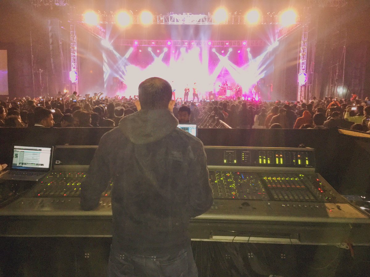 salim_merchant's tweet photo. Some more wonderful moments from #Faridabad #ImperialBlueSuperHitNights https://t.co/GsYH3A3uxq