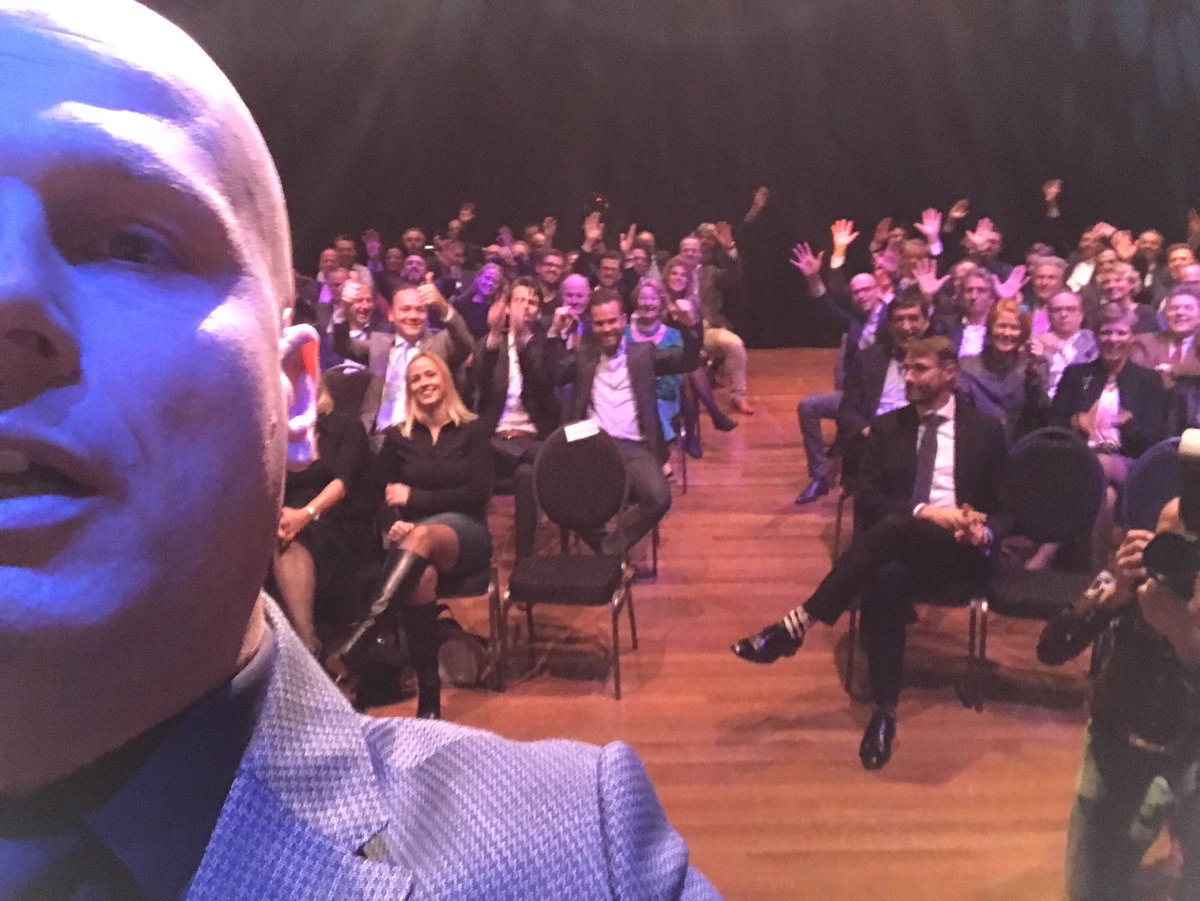 AlexandervdK's tweet photo. Eindejaarsbijeenkomst @RaboIJsseldelta megaopkomst regio zwolle https://t.co/lA4v1bfByb