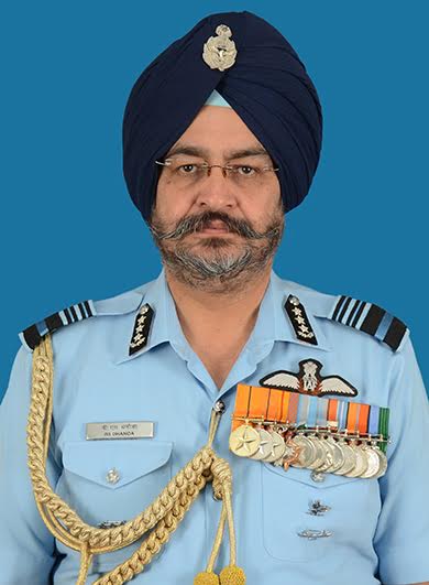 airnewsalerts's tweet image. Air Marshal #BirenderSinghDhanoa to takeover as new #AirForceChief on December 31.
