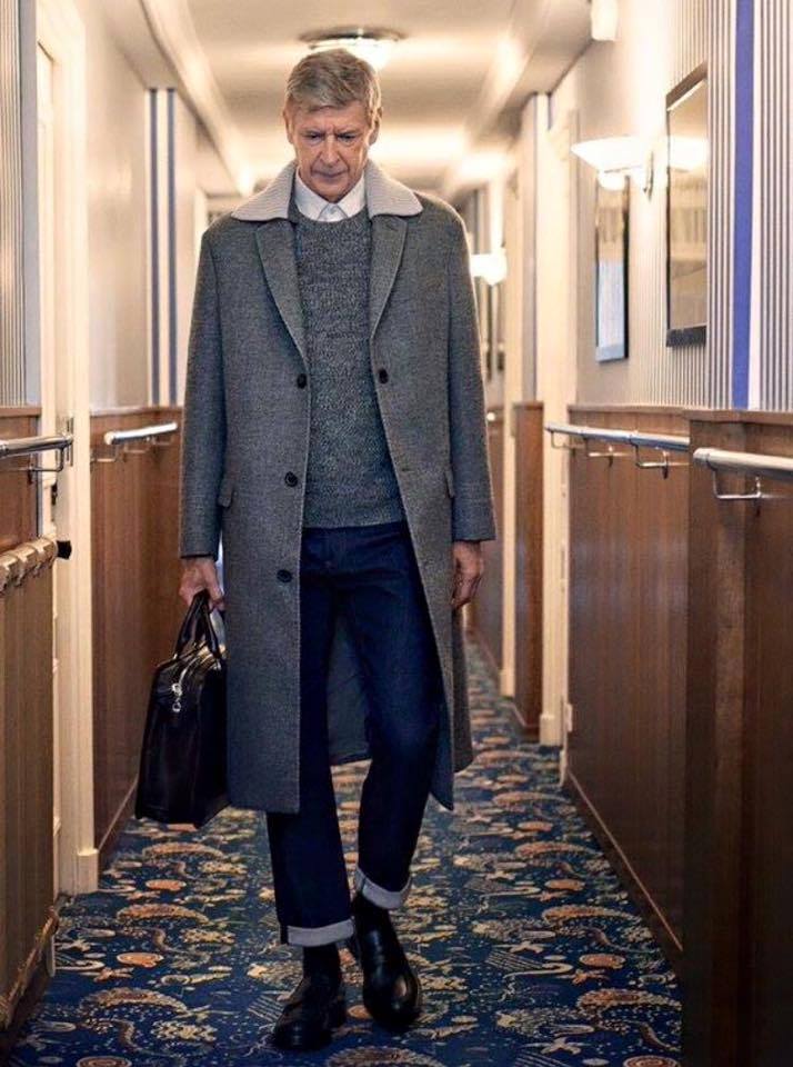 FootyAccums's tweet photo. When you need to offer Ozil and Sanchez a new contract but ASOS have a 20% sale. https://t.co/dZ4X1PtbL9