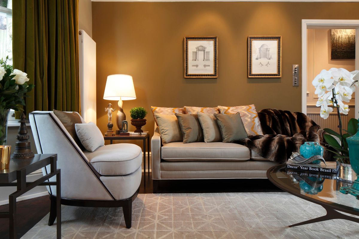 DecorusDesign's tweet image. Spot our Hondrum circular coffee table and Hertford side table in this cosy living room by PH London interiors: buff.ly/2h61KG9