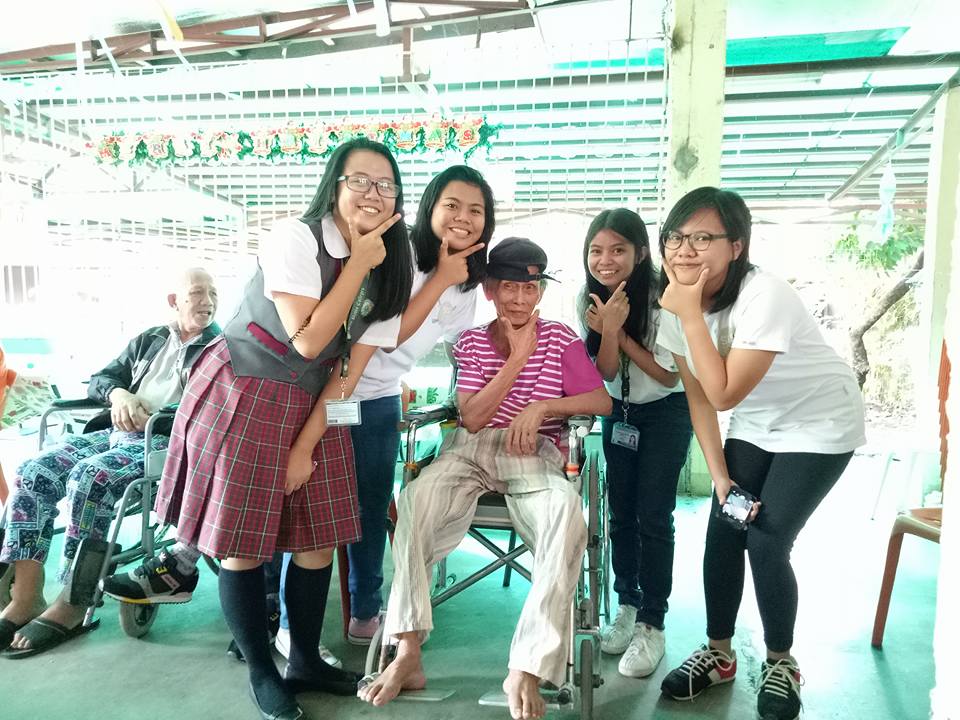 ShannenFrancois's tweet photo. GIFT GIVING 12.19.16❤️ ADVANCE MERRY CHRISTMAS🎄 #SSG2016-2017 https://t.co/2PdDgoaep0