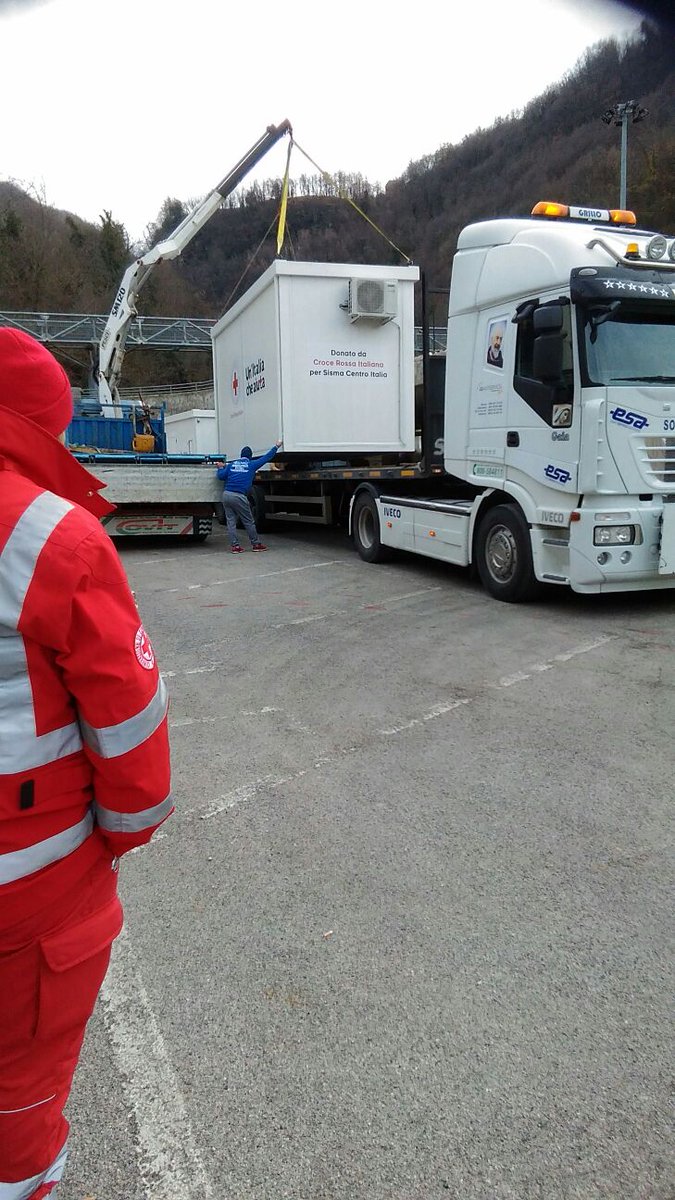 Arrivati due moduli sanitari della #CroceRossa ad Acquasanta Terme (Ap)
 #CriMarche #Unitaliacheaiuta
