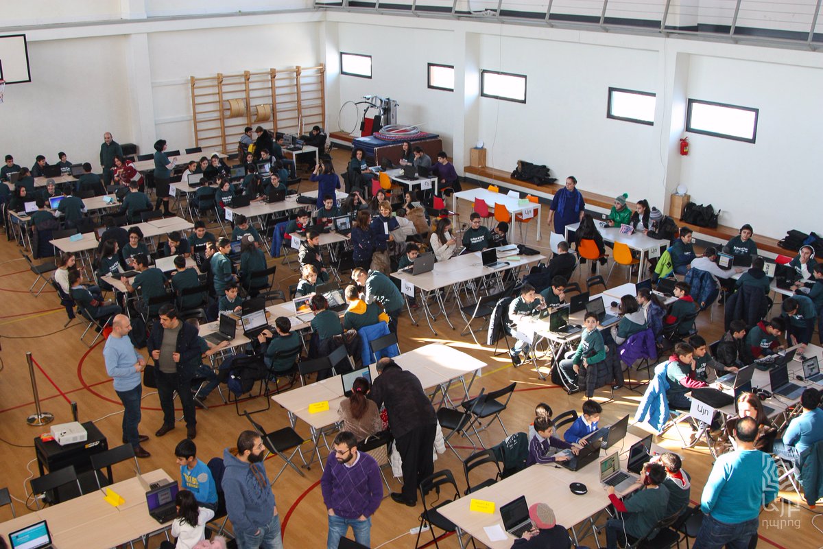 AybSchool's tweet photo. #AybSchool hosted the third Hour of Code event. #HOC2016 Read more here: https://t.co/BA5FYesIfL https://t.co/pirdW2nK3X