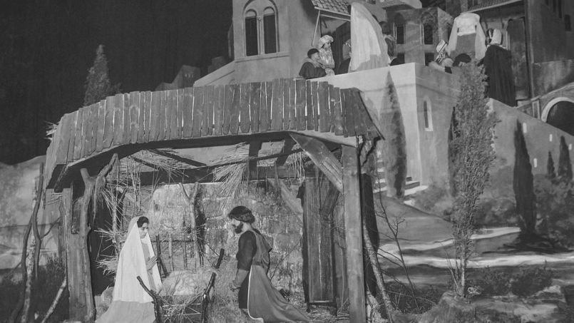 Le_Figaro_Immo's tweet photo. Il y a 56 ans... la plus grande crèche du monde s’installait à Paris https://t.co/FBufIK0XdU #RetroImmo https://t.co/VRR2VDRuSj
