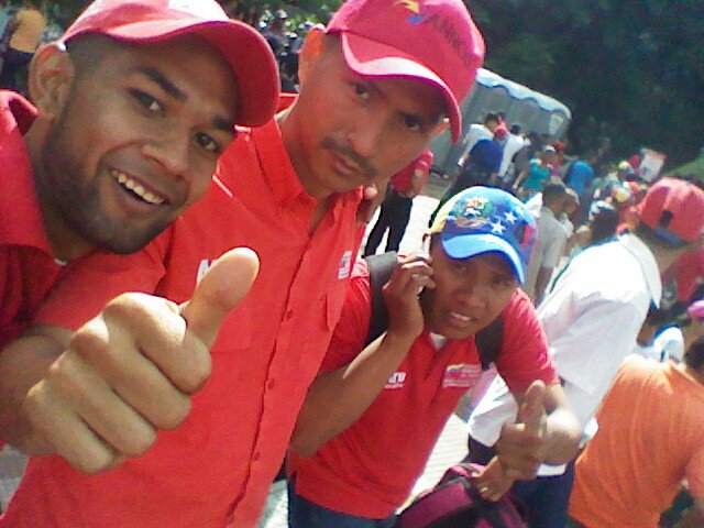 albenys19's tweet photo. #PuebloResteadoEnCaracas
La @jobreramm y @ftomasmena respaldando a nuestro presidente  .@NicolasMaduro. 
@JObreraCBST  @gerdul @elyrsc https://t.co/DgIsqT9kPd