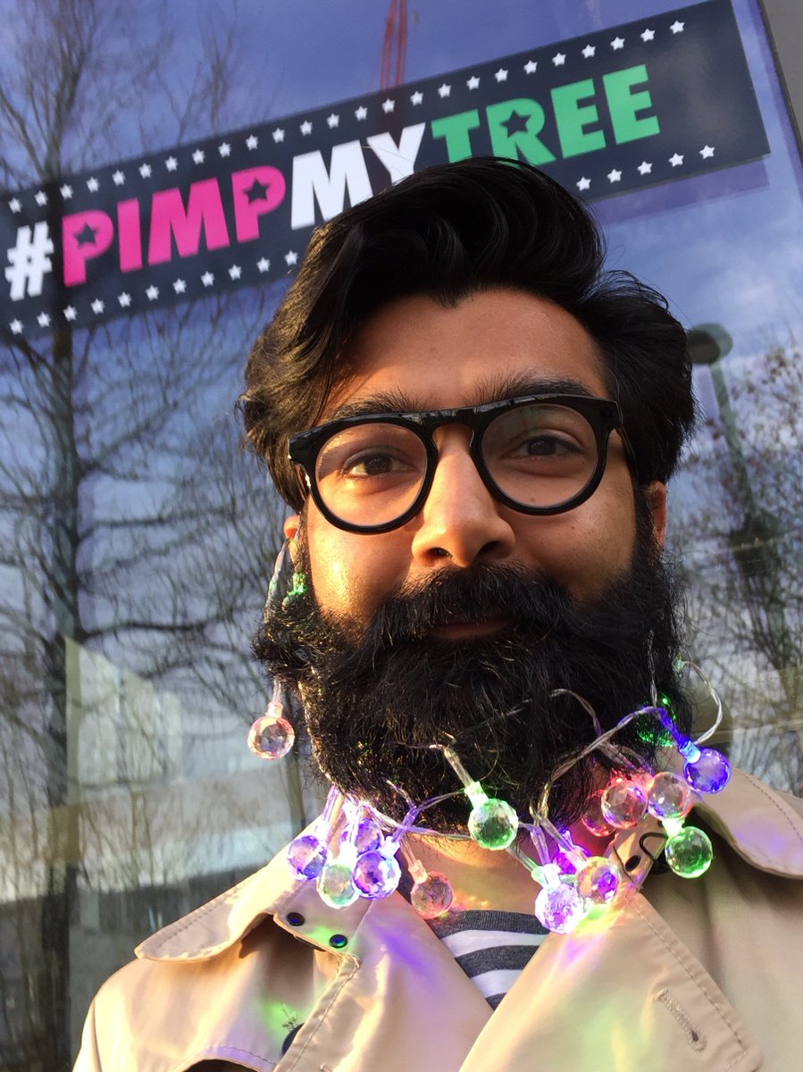 TimeOutLondon's tweet image. A Christmas pop-up will decorate your tree. Your bike. Or your beard!  timeout.com/london/blog/pi…