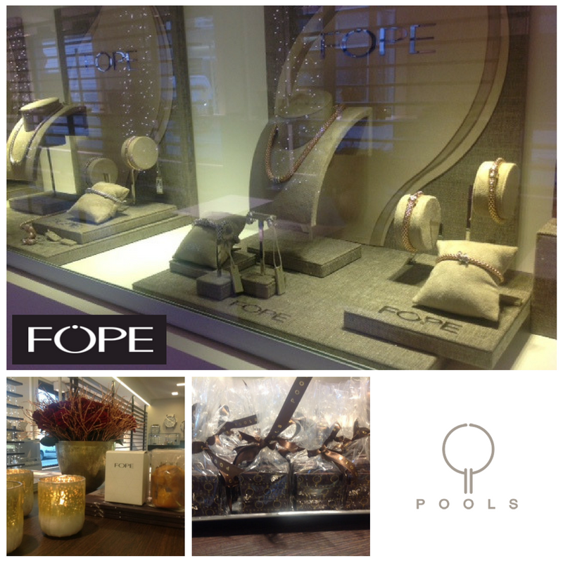 JohanPools's tweet photo. Volop kerstsfeer bij POOLS.
#pools #fope #geschenkidee https://t.co/W2ew9ywCt3