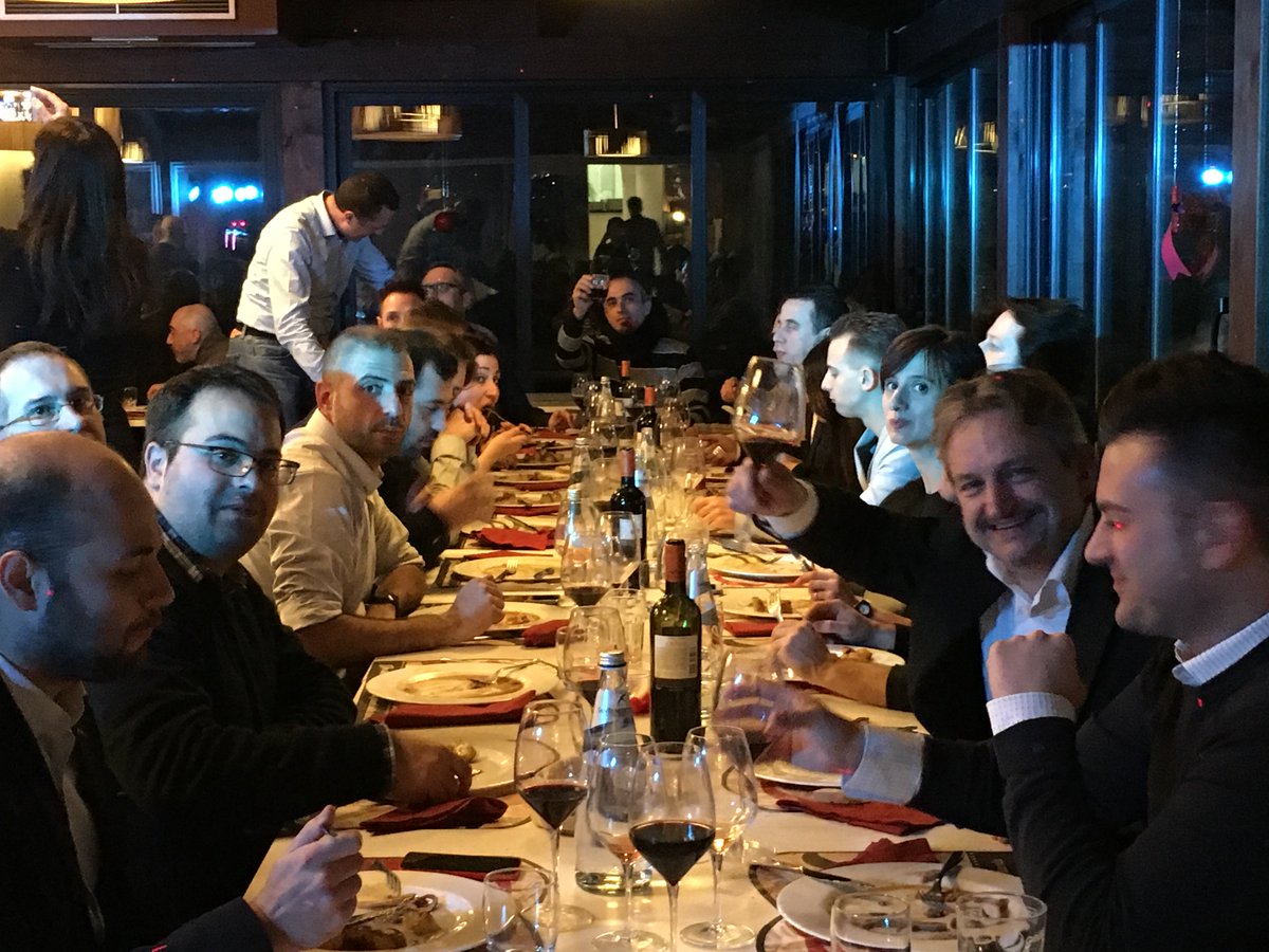 Ecobyte's tweet photo. #cenaaziendale Natale 2016 la carica dei 104! @GruppoINIT @Gruppo_PA @KBS_WebMktg @k_digitale https://t.co/kVEMzuWmkZ