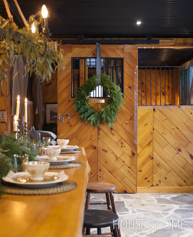 HouseandHome's tweet photo. NEW VIDEO: You won’t believe this guest house was once a horse stable! https://t.co/t7iR82FaxE https://t.co/1hdGPFZGJe