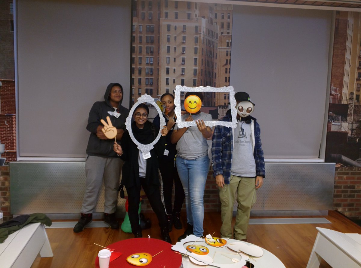 AOITHS's tweet photo. More pics from the @ScriptEdOrg hackathon! #scriptedhackathon https://t.co/yPWp42WgDn