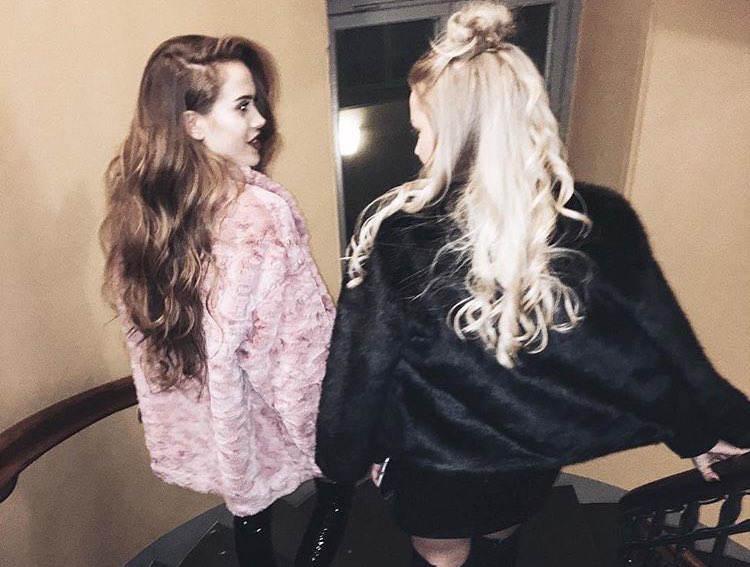 ToriHouska's tweet photo. The bitches are back. 💋 @themodeljenn https://t.co/lQ1gyBmJql