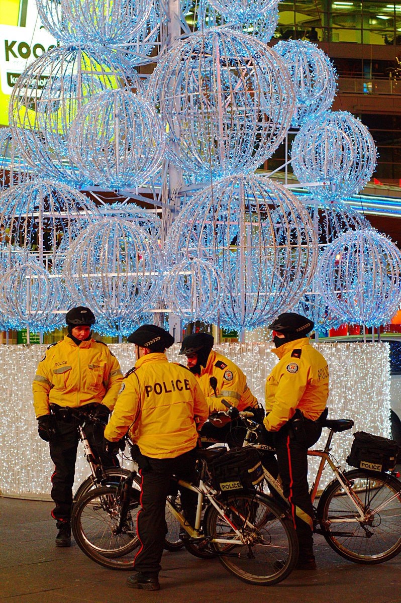 stopbycop's tweet photo. Toronto Police at Yonge and Dundas Square! #TPS #Police #StopbyCop https://t.co/18NCbiiwXq