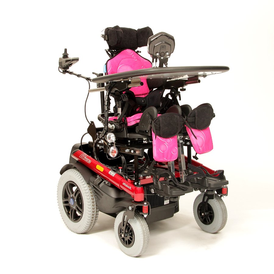 OttoBock_Cz's tweet photo. Zuzanka již jezdí sama. Elektrický vozík B600 s sedačkou Mygo Seat, ovládání vozíku v terapeutickém stolku.#arpida #ottobock #b600 #mygoseat https://t.co/XP4difffQ8