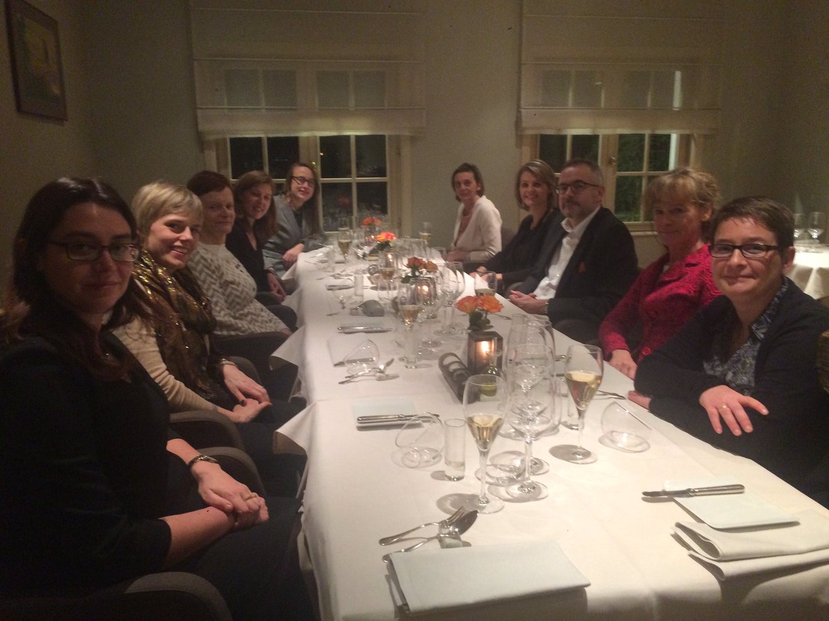 MeertEllen's tweet photo. Gezellig etentje voor Team&amp;Joy met kantoor #Dendermonde @MooreStephensBE #ChristmasWeek https://t.co/TpUergOz5U