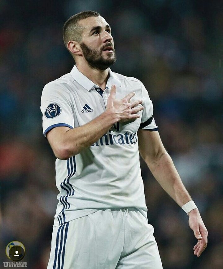 estelaroga's tweet photo. Joyeux anniversaire pour le meilleur ⚽❣ @Benzema https://t.co/qKPu5CZGK3