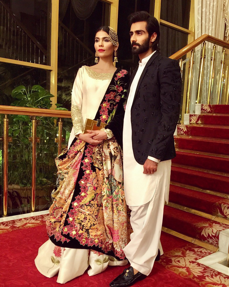 hasnainlehri's tweet photo. #HasnainLehri @MuseLuxe #MuseMan @babar_amna @ALIXEESHAN #AmoB #offto #NatZeem #MehndiNight https://t.co/J2OJUKNLmq