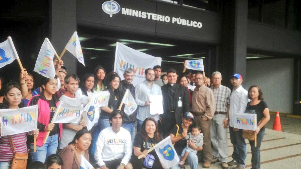 SaverioVivas2's tweet photo. La representación de Nuvipa, junto a voceros de NAO, BR, y nuestro Coordinador de @juliodemocrata2 de #SomosCiudadanos. #ExigimosAlDefensor https://t.co/4VDFGxT7Vw