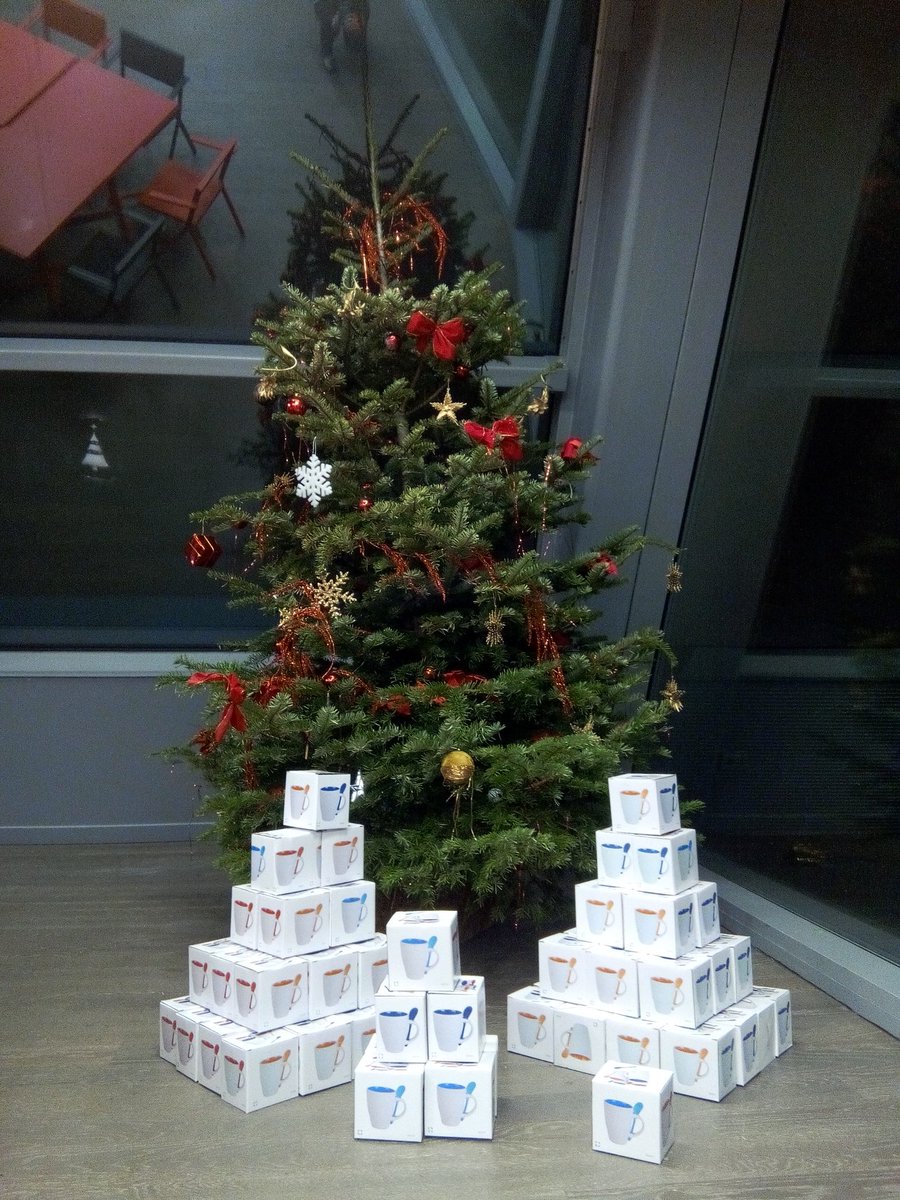 mllerocky's tweet photo. C'est Noël avant l'heure à la soirée networking de @BIOTechnoParis #bt2017paris #BTnetworking1 https://t.co/TDvZdolpKk
