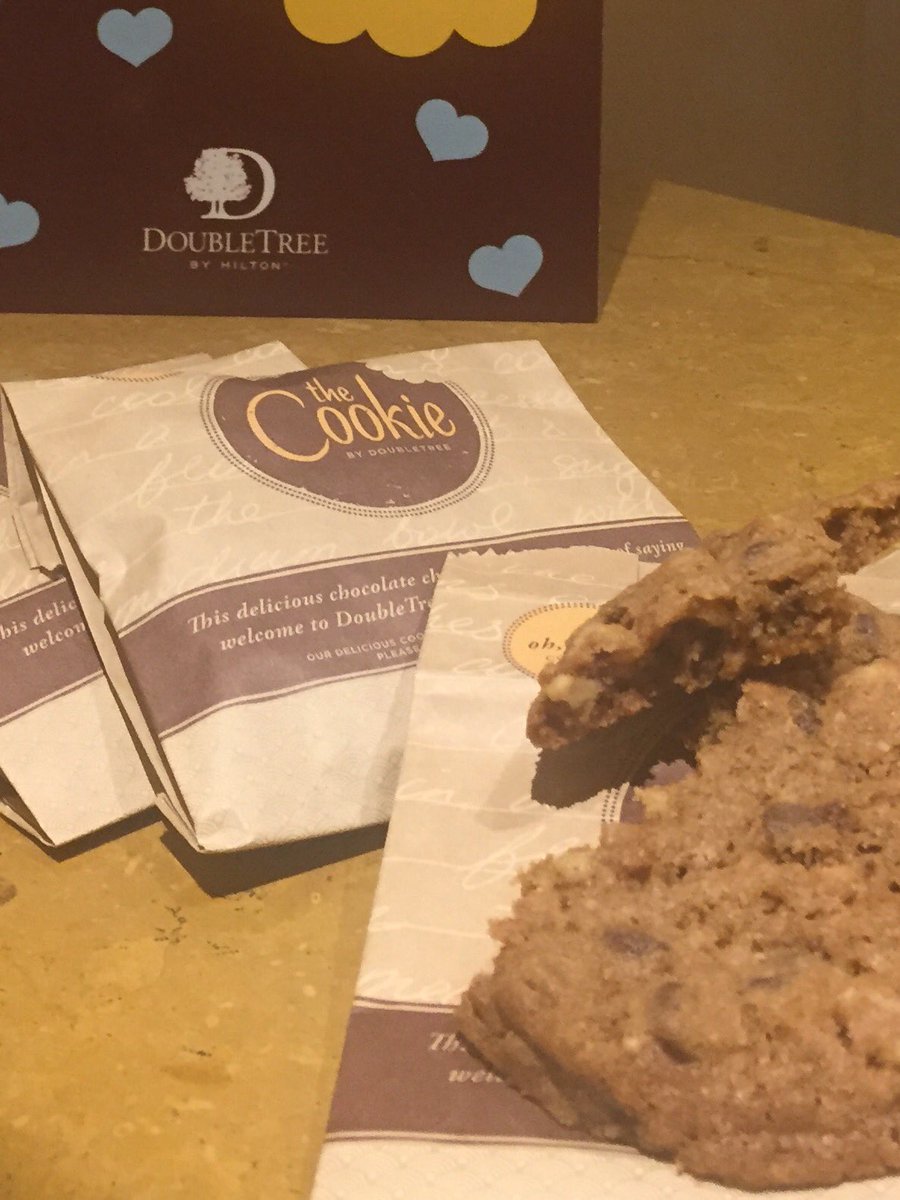 mgmigt's tweet photo. @DoubletreeSNADC another wonderful stay! Love the corner king suite & plentiful cookies #cookiecare https://t.co/MJtsgJ5LGJ