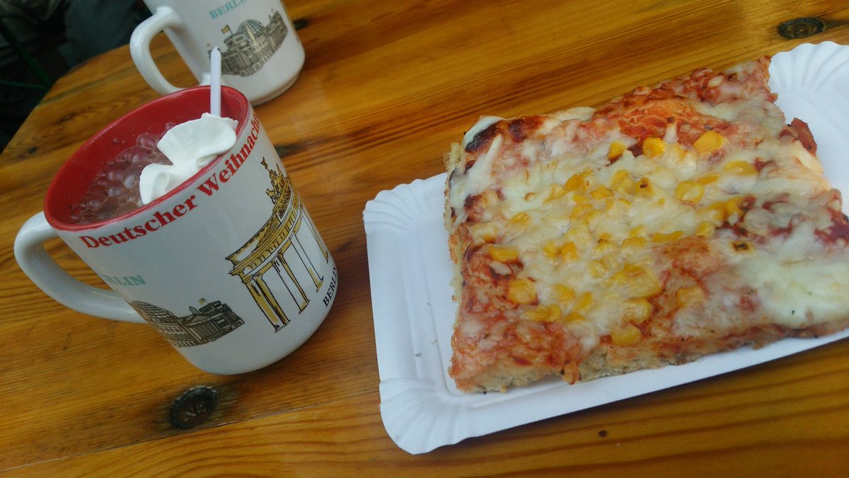 mimuchicgs's tweet image. 今日はお昼から、梅田へ！昨年も行ったドイツクリスマスマーケット。んでもって、そのあとはいつもの詩鶏(笑)何年も行ってますが、実は鍋は初めて(≧∇≦) 締めの雑炊まで美味しくいただきました(〃▽〃) ありがとう☆
#詩鶏
#鶏塩ちゃんこ