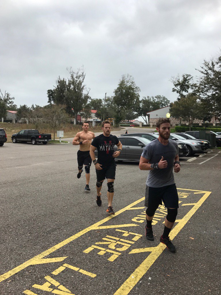 cfapopka's tweet image. Run forest run! #crossfitapopka #CrossFit