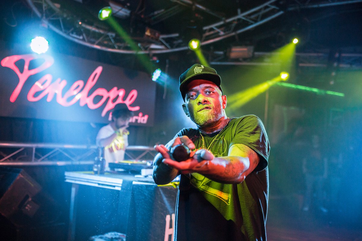 HeavyWeightsEnt's tweet photo. Prodigy de Mobb Deep durante su show el pasado Viernes 9 de Diciembre en la @SalaPenelope de #Madrid. Foto por nuestro hombre @FollyIvan. https://t.co/lKqOgVZ7ik