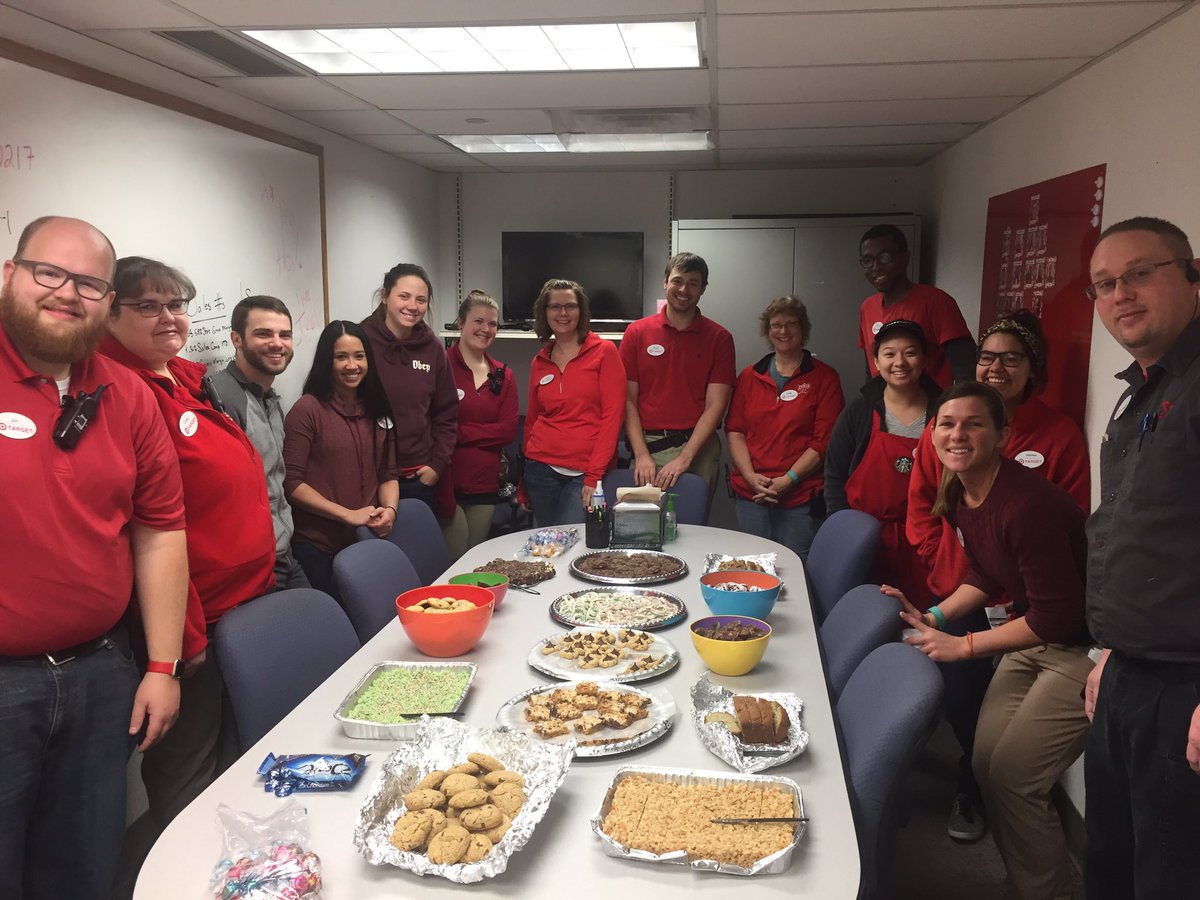 First annual 217 TL Cookie Buffet hosted by Lauren and the ETL Team!#happyholidays#bestteamever @alisonjstephen <a href="/jade_vml0217/">Jade Mar</a> <a href="/Becca_Isabel/">Becca Royse</a>