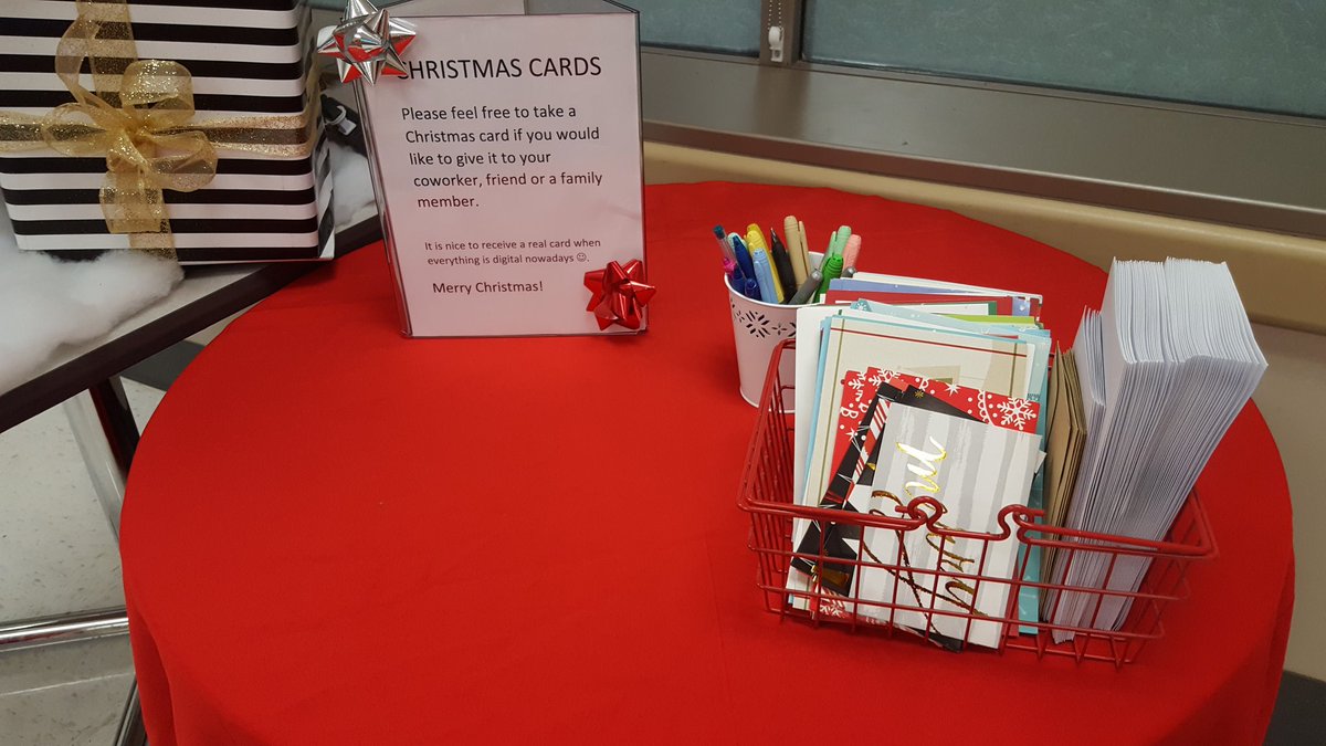 Christmas activities in our breakroom T2342 #bestteamever <a href="/Kimberly_Beaver/">Kimberly Beaver</a> <a href="/djagatx/">Dhruv Jagtiani</a> @Becca4Target