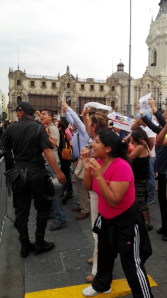Cirgen's tweet photo. Nuestro presidente @ppkamigo nos defraudo, no es posible @BancadaFAperu #casnuncamas #nomascas @diariounolevano @larepublica_pe https://t.co/JFwykuevNo