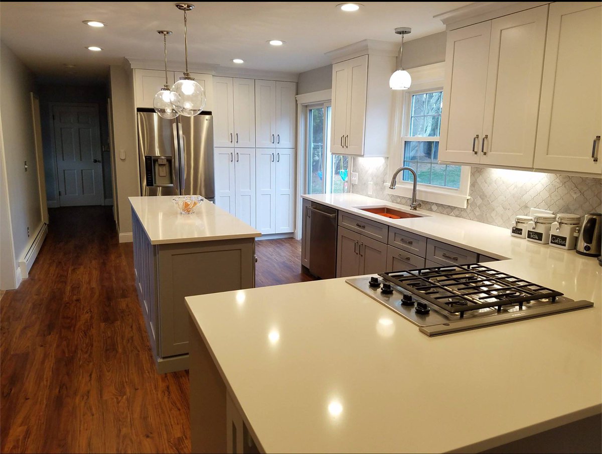 CypressDesignCo's tweet photo. #MerryMonday Our client will have a very Merry Christmas with their brand new kitchen. So spacious for all those holiday guests.#RIKitchens https://t.co/ueghJ49MQP