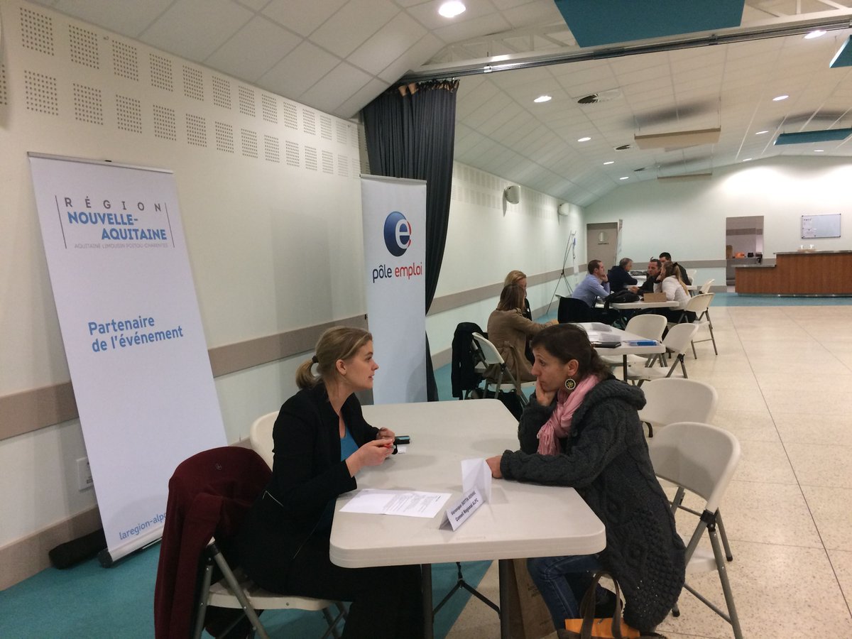ARTISANAT47's tweet photo. Une belle soirée pour les ateliers-rencontres cédants/repreneurs le 8/12 ! Challenge "Adopte un projet", le gagnant sur Facebook : @cfa47 https://t.co/Go1MO0eXSu